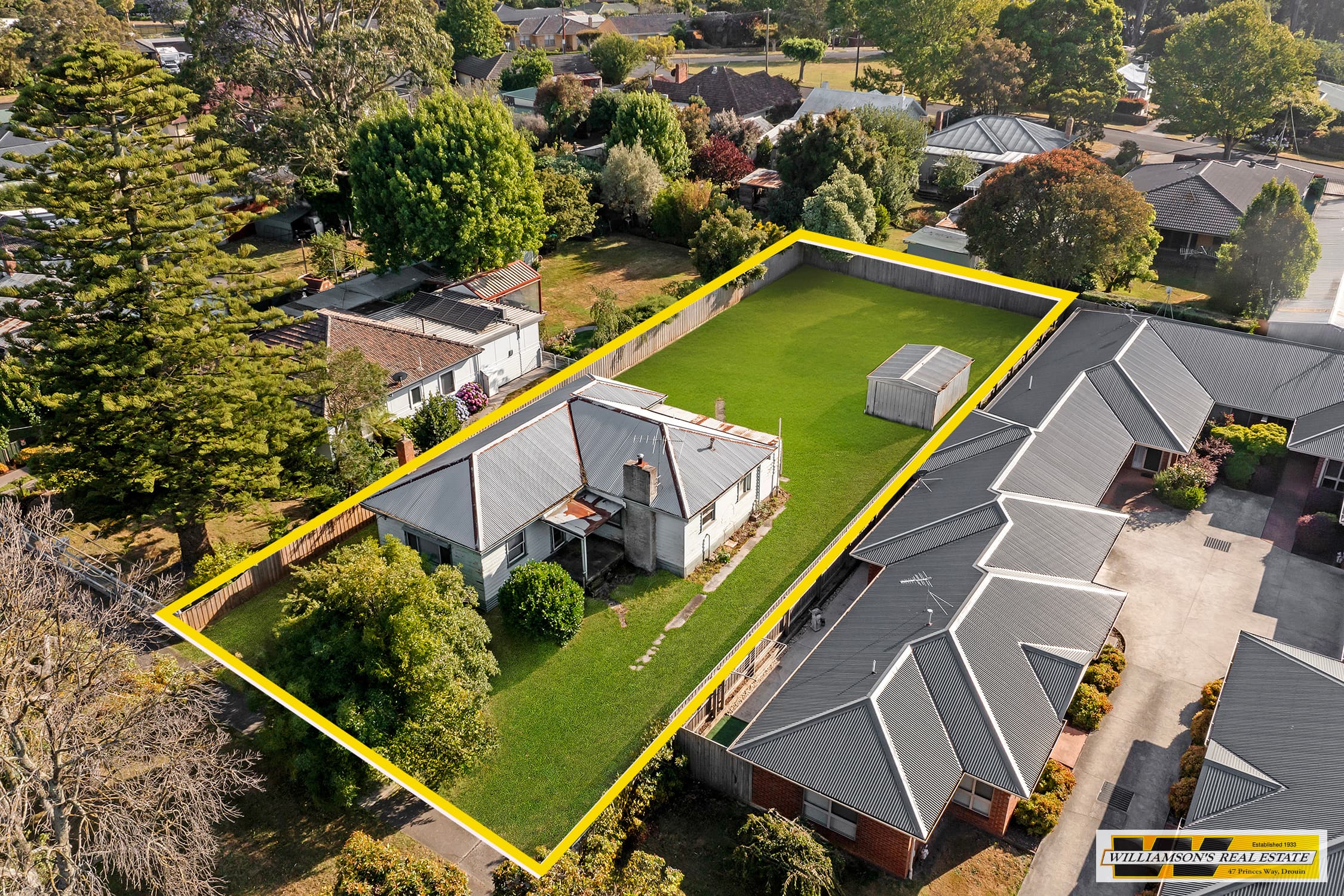 Excellent building/development block with potential to renovate or detonate the existing homestead.