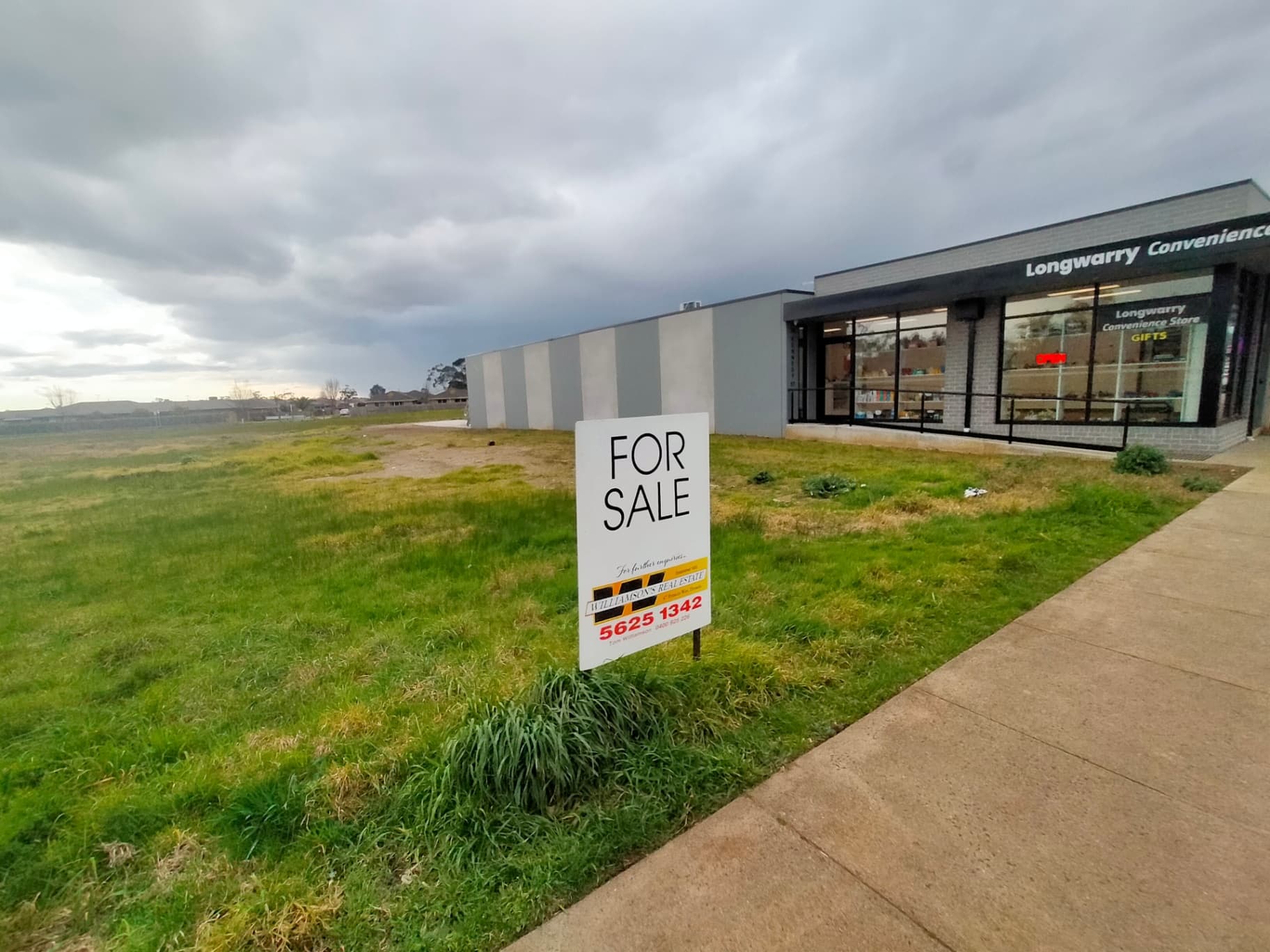 Excellent location, excellent value - Vendor Says Sell!