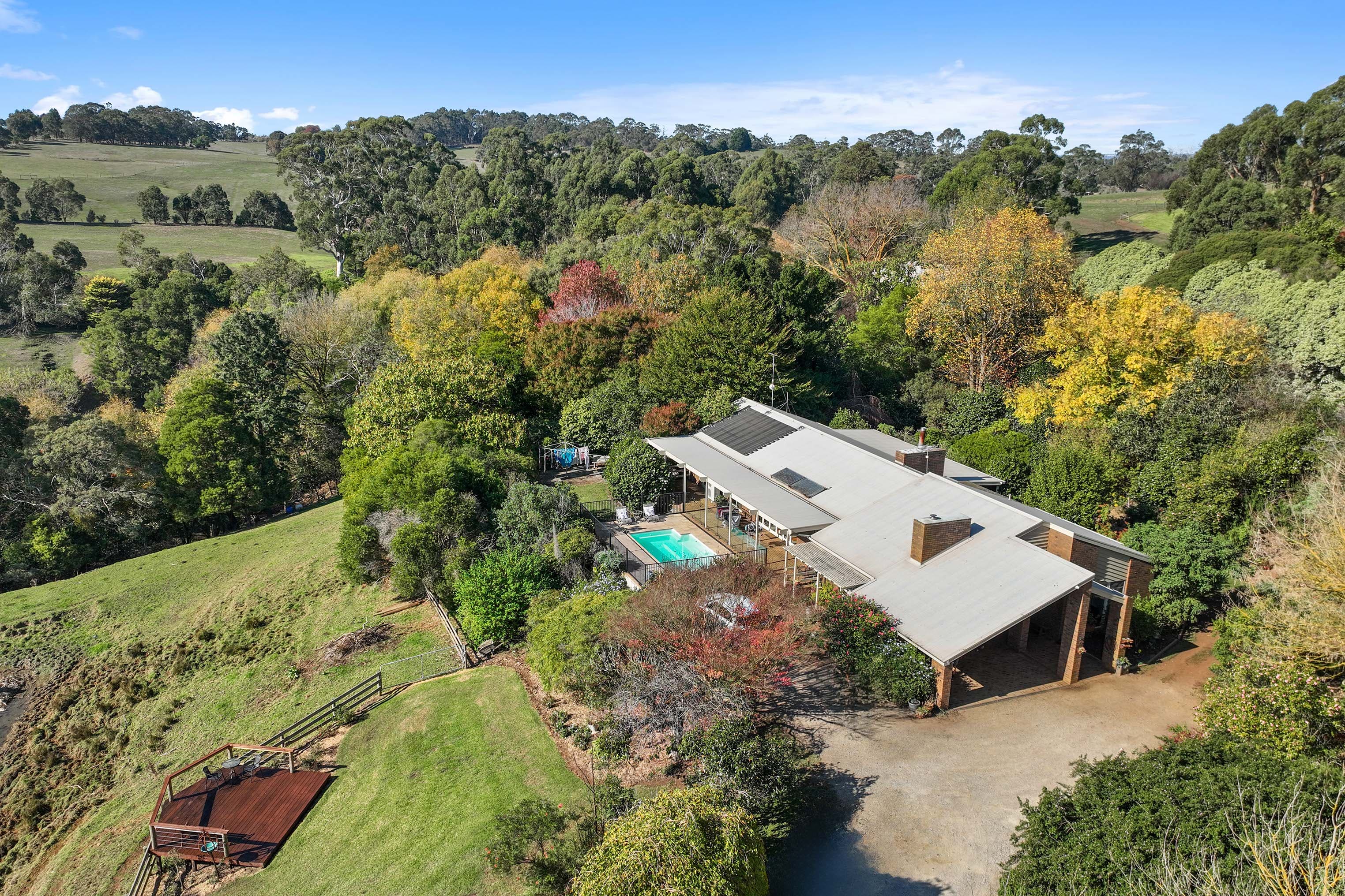 Ripplebrook Gardens -A beautiful rural property with everything you want.